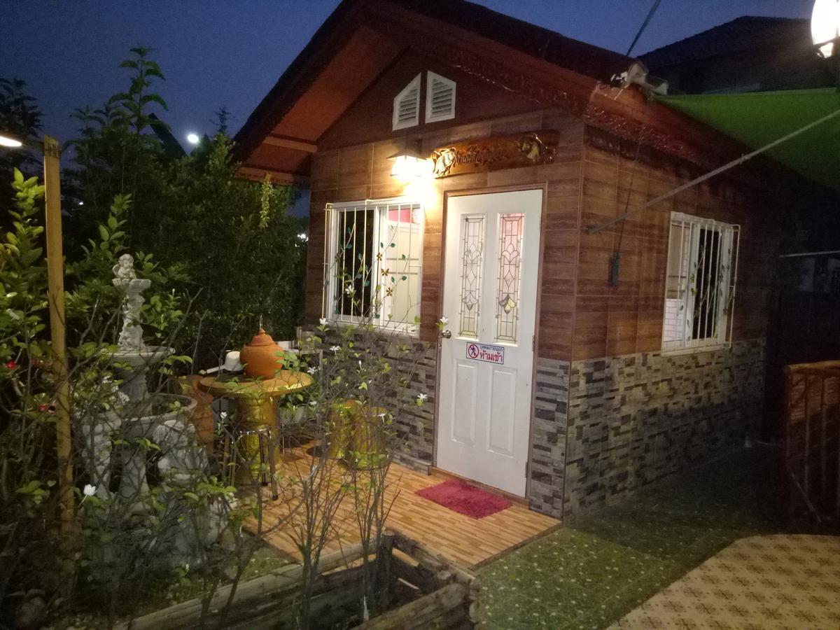 Ruenthip Homestay Банкок Екстериор снимка